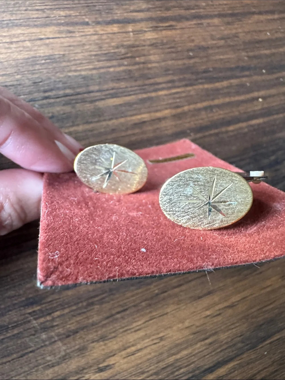 Gold Men’s Cufflinks - Hand Engraved Accent - NWT